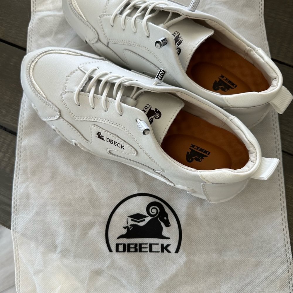 DBECK  White WOMEN's Suede Driving shoes women's Sz 9 1/2 Slip on